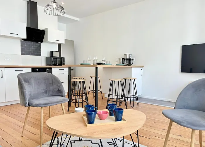 Hypercentre - 3 - Proche Chateau Et Commerces *